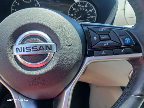 Used 2020 Nissan Altima 2.5 SV FWD image 30