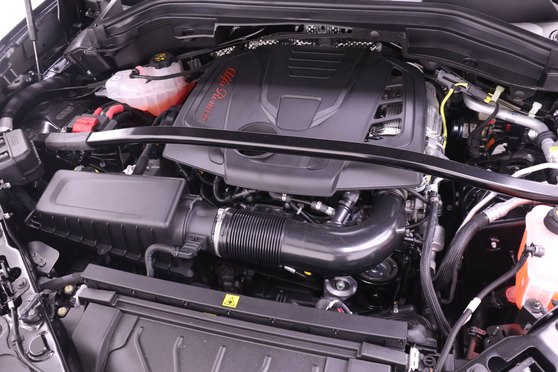New 2026 Alfa Romeo Stelvio Sprint AWD/4WD image 16