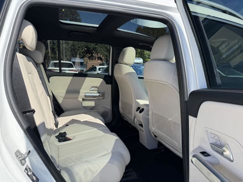 Certified 2025 Mercedes-Benz GLB 250 image 28