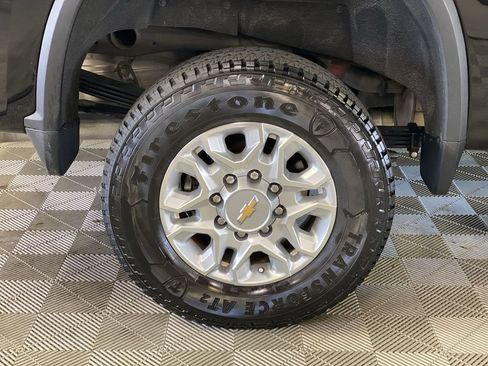 Used 2024 Chevrolet Silverado 2500 LT AWD/4WD image 38