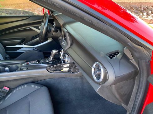 Used 2019 Chevrolet Camaro LT RWD image 40