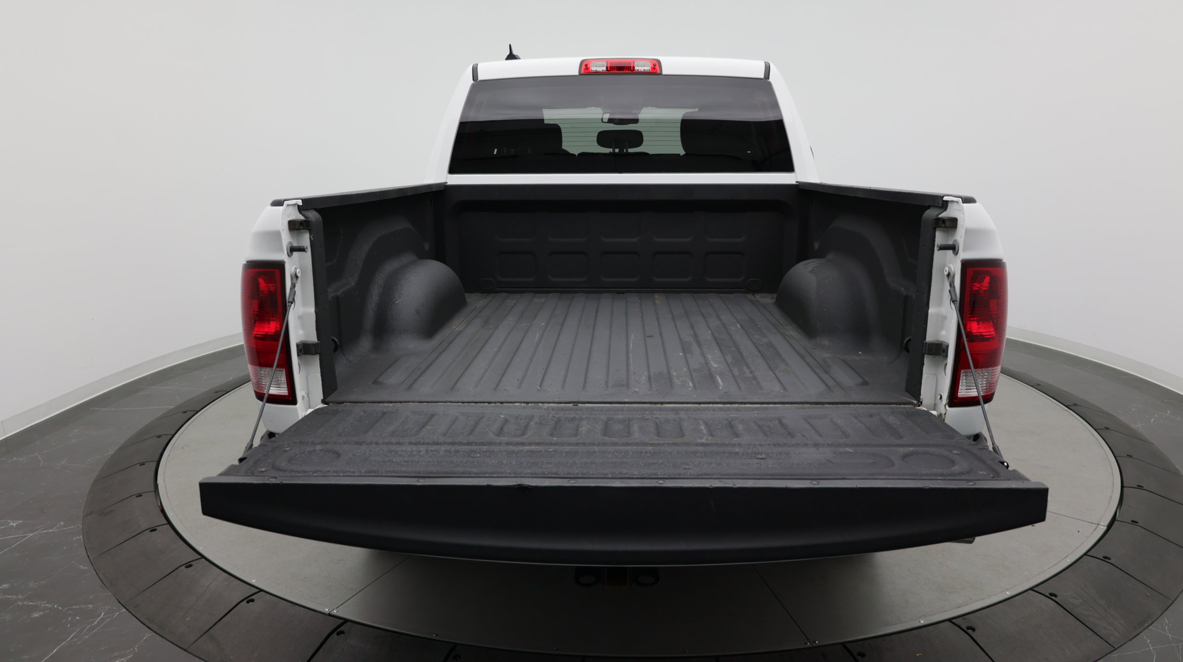 Used 2022 RAM 1500 Classic SLT w/ Trailer & Traction Group RWD image 33