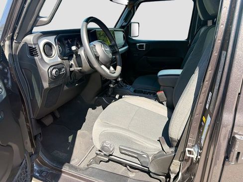 Used 2024 Jeep Wrangler Unlimited Sport AWD/4WD image 23