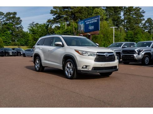 Used 2016 Toyota Highlander Limited image 3