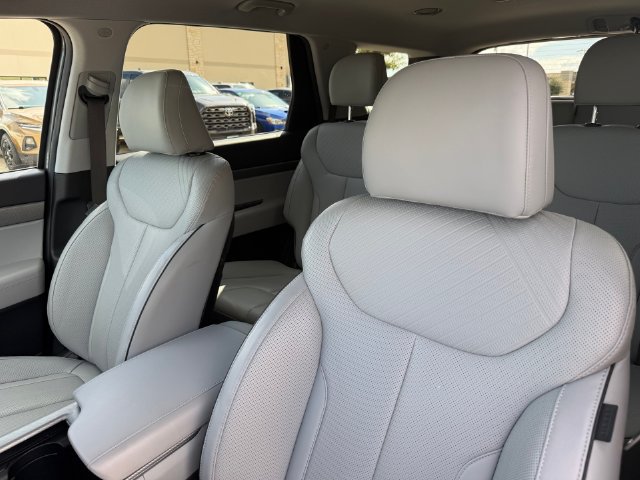 Used 2025 Hyundai Palisade SEL FWD image 13