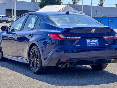 Used 2025 Toyota Camry SE FWD image 9