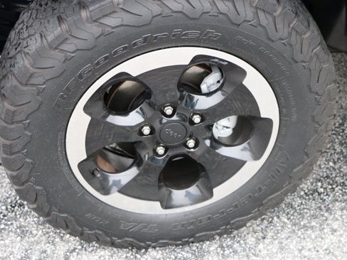 Used 2014 Jeep Wrangler Unlimited Sahara AWD/4WD image 12