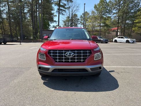 Used 2025 Hyundai Venue SEL FWD image 3