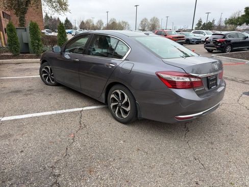 Used 2016 Honda Accord EX image 12