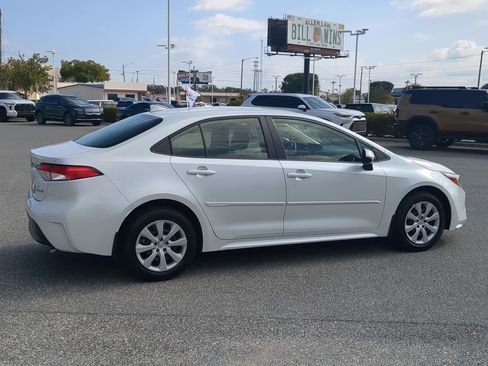 Used 2024 Toyota Corolla LE image 13