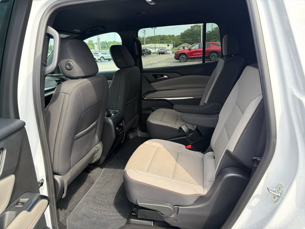 Used 2026 Chevrolet Traverse LT w/ Driver Confidence Package FWD image 17