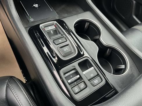 Used 2025 Honda Pilot Touring image 23