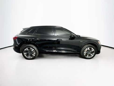 Used 2022 Audi e-tron Premium AWD/4WD image 10