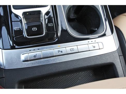 Used 2023 Kia Carnival EX FWD image 33