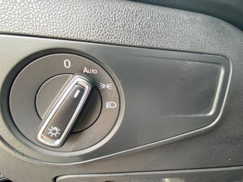 Used 2022 Volkswagen Tiguan SE R-Line AWD/4WD image 29