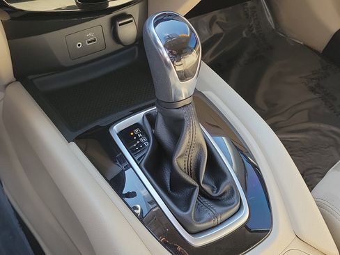 Used 2018 Nissan Rogue SV FWD image 26