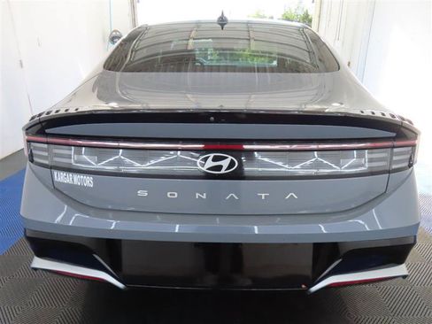 Used 2024 Hyundai Sonata SEL FWD image 11