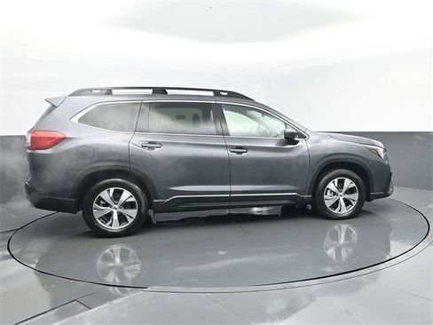 Used 2024 Subaru Ascent Premium w/ Convenience Package image 4