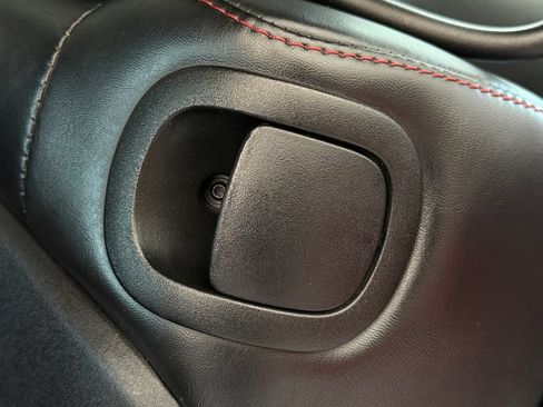 Used 2015 Dodge Challenger R/T Plus RWD image 40
