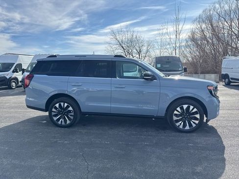 Used 2025 Ford Expedition Platinum w/ Driver's Package image 15