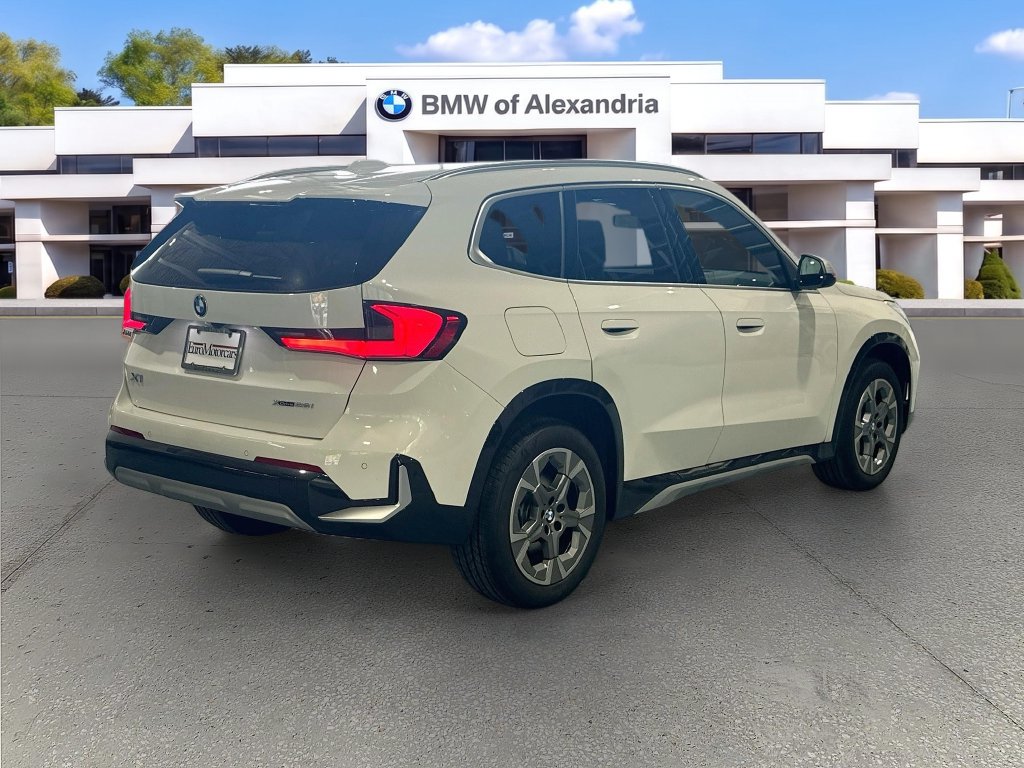 Used 2024 BMW X1 xDrive28i AWD/4WD image 5