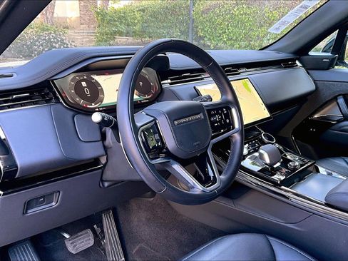Used 2023 Land Rover Range Rover Sport SE image 15
