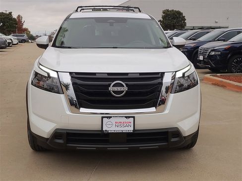New 2025 Nissan Pathfinder SV image 5
