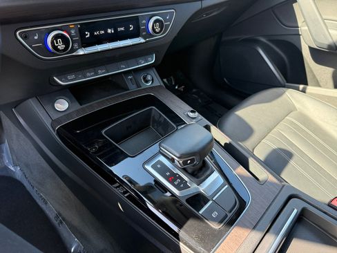 Used 2021 Audi Q5 2.0T Premium w/ Convenience Package AWD/4WD image 13