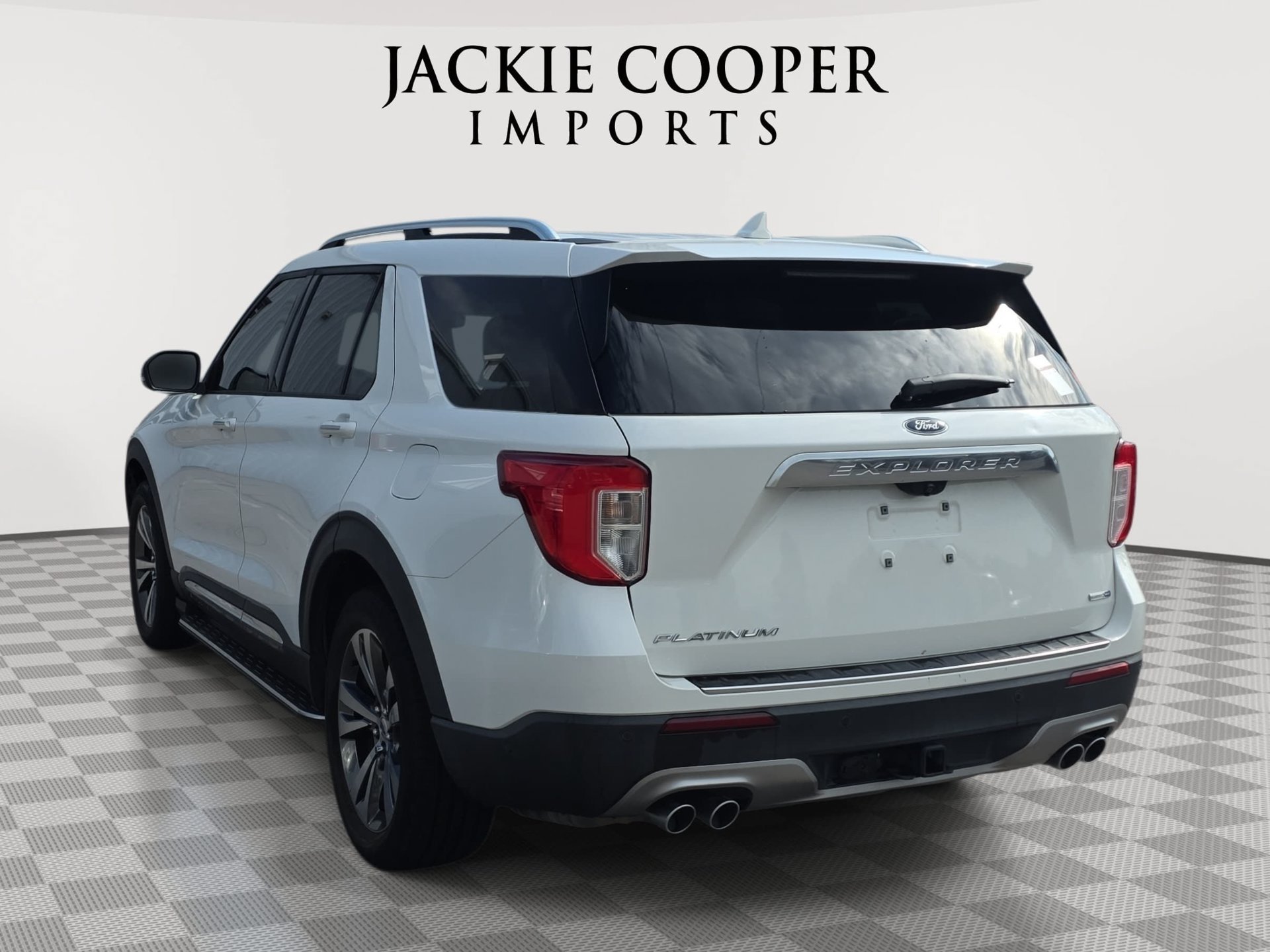 Used 2020 Ford Explorer Platinum w/ Premium Technology Package AWD/4WD image 7