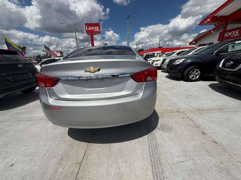 Used 2018 Chevrolet Impala LT FWD image 3