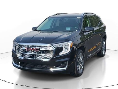 Certified 2022 GMC Terrain Denali w/ Denali Premium Package AWD/4WD image 2