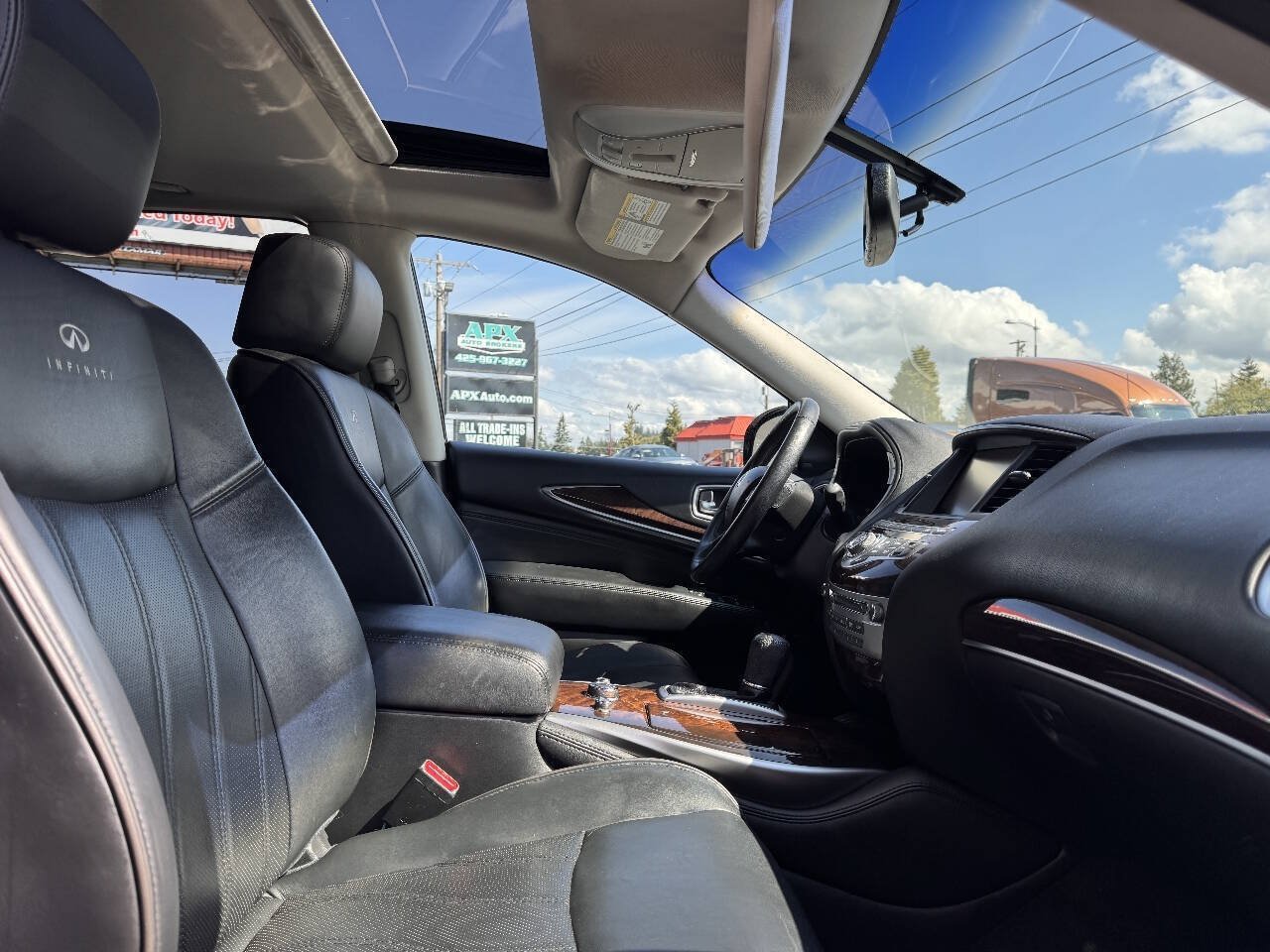 Used 2013 INFINITI JX35 AWD w/ Premium Pkg image 11