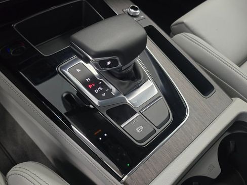 Certified 2025 Audi Q5 2.0T Premium Plus w/ Premium Plus Package image 16