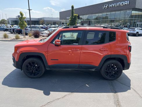 Used 2018 Jeep Renegade Altitude AWD/4WD image 12