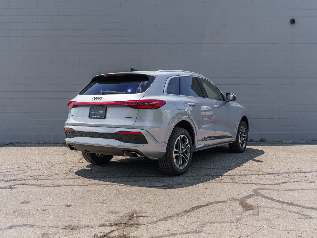 Certified 2025 Audi Q5 Premium w/ Convenience Package AWD/4WD image 7
