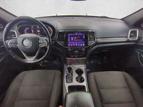 Used 2020 Jeep Grand Cherokee Laredo w/ 18" Wheel & 8.4" Radio Group AWD/4WD image 20