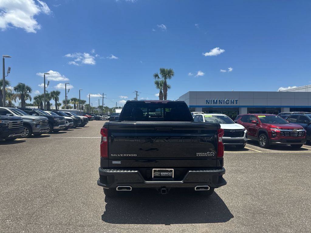 Used 2023 Chevrolet Silverado 1500 High Country w/ Technology Package AWD/4WD image 15