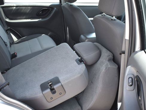 Used 2006 Ford Escape XLS FWD image 15