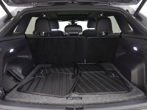 Used 2025 Volkswagen Atlas Cross Sport SEL R-Line image 17