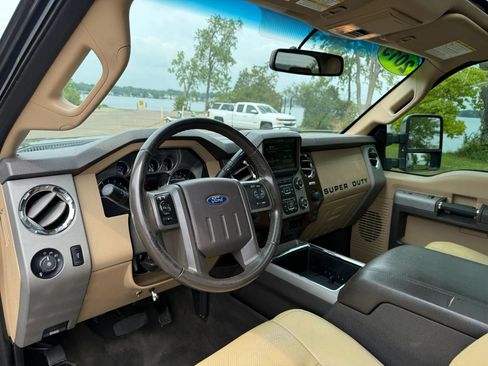 Used 2015 Ford F250 Lariat w/ Lariat Ultimate Package AWD/4WD image 12