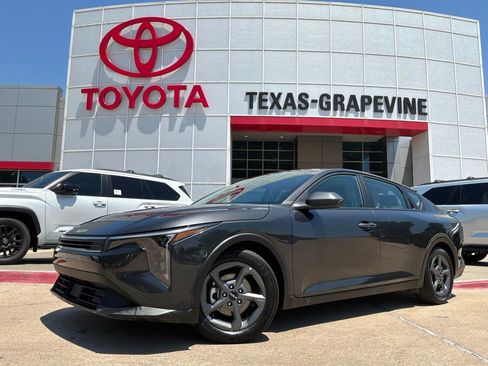 Used 2025 Kia K4 FWD image 2