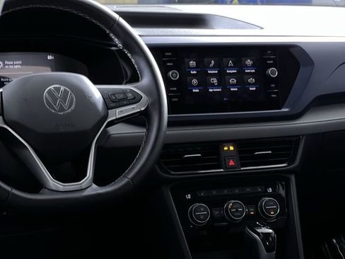 Used 2024 Volkswagen Taos SE image 21