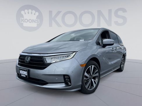 Used 2023 Honda Odyssey Touring image 1