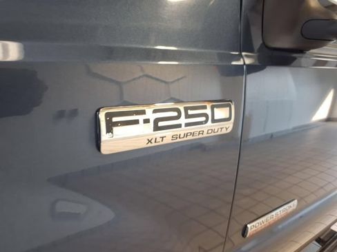 Used 2005 Ford F250 XLT AWD/4WD image 5