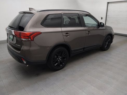 Used 2019 Mitsubishi Outlander LE AWD/4WD image 10
