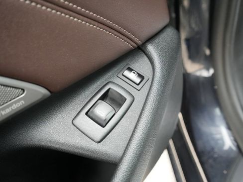 Used 2021 BMW 530e xDrive w/ Executive Package image 26