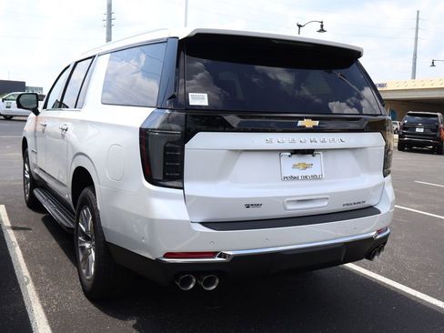 New 2025 Chevrolet Suburban Premier image 11