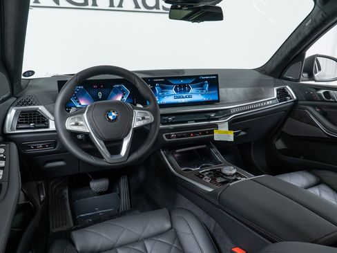 New 2026 BMW X7 xDrive40i w/ Executive Package image 16