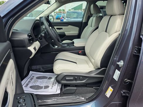New 2026 Honda Pilot Touring image 9