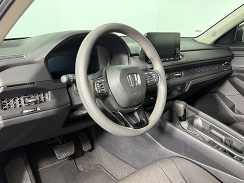 Used 2024 Honda Accord EX image 3